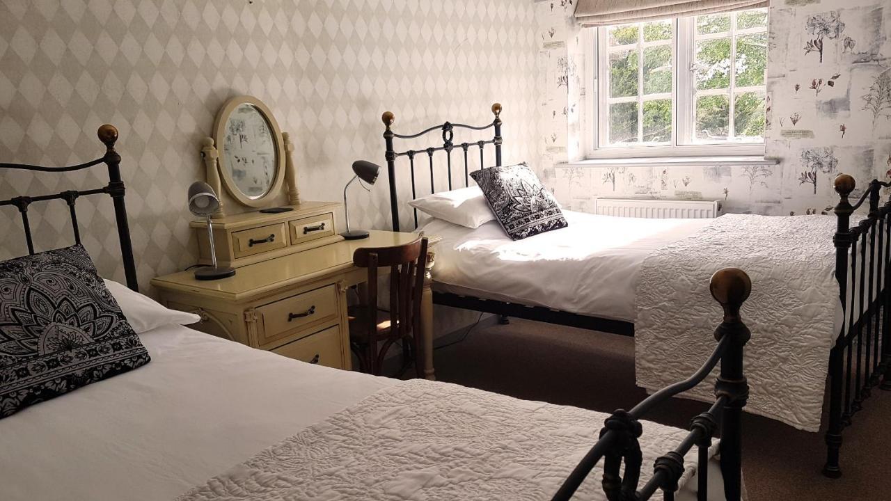 The Royal Oak Duddington Bed & Breakfast Stamford Exterior photo